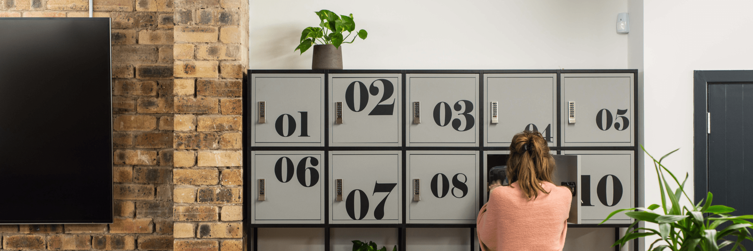  benefits-of-plants-in-the-workplace-image-2