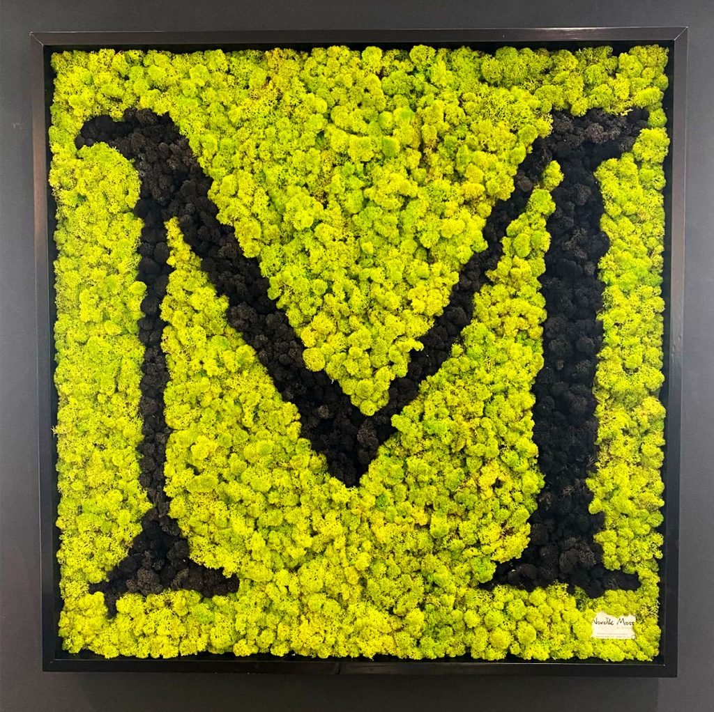 Nordik Moss walls/ panels can be crafted to feature any design/ logo/ pattern. This simple yet striking panel is a much-loved piece within a client's office.