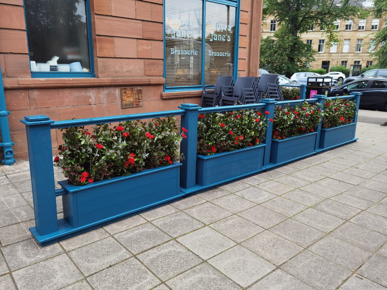 moyra-janes-exterior-bespoke-troughs