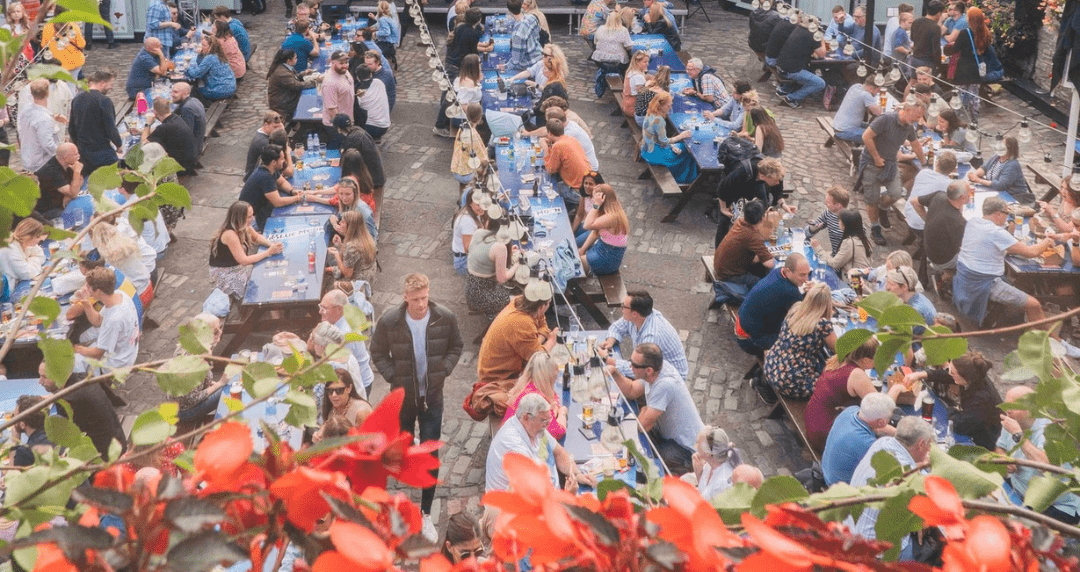 mass-exterior-dining-at-pub