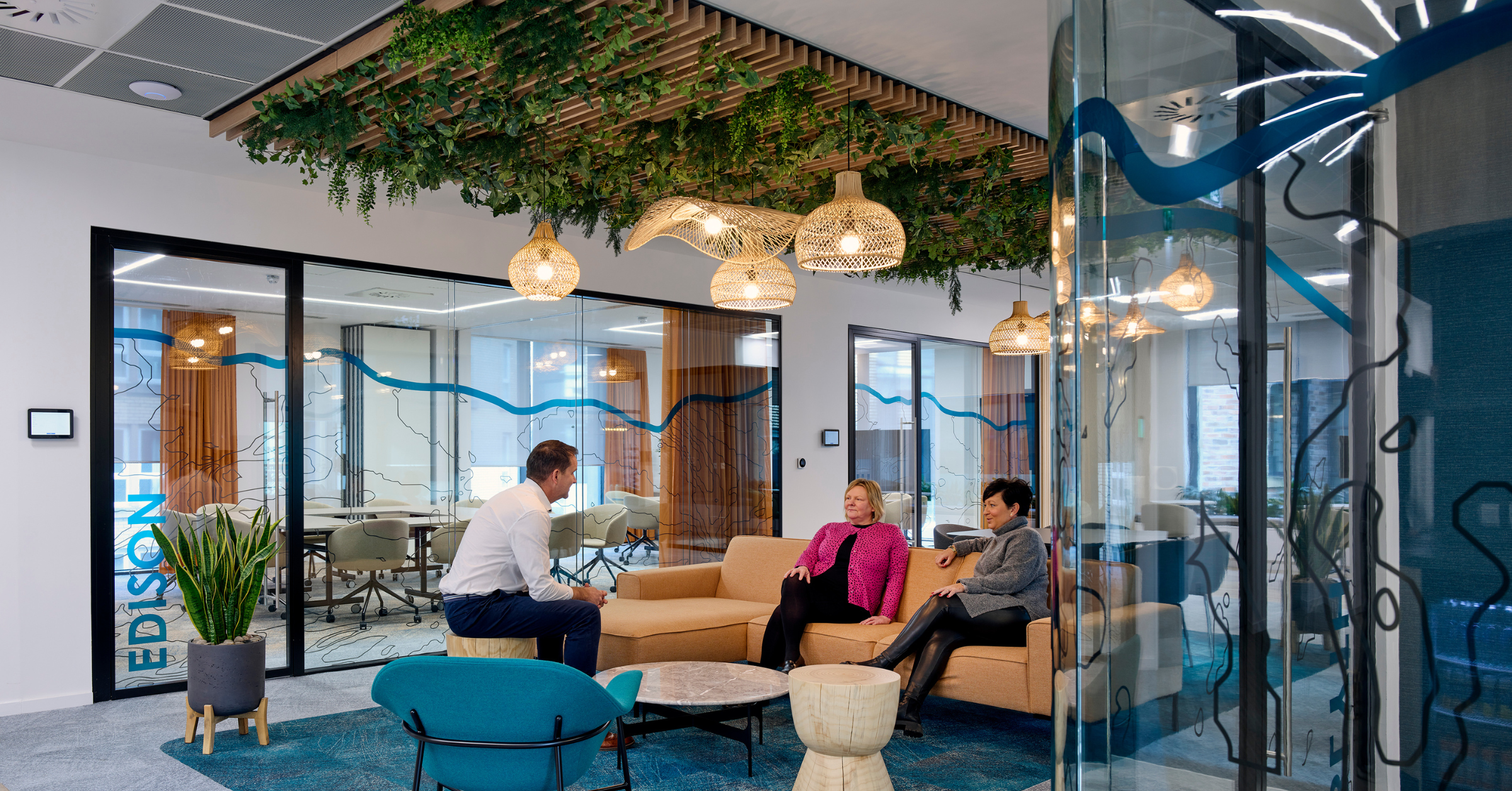 transforming-workspaces-embracing-the-hotelification-of-offices-featured-image-1